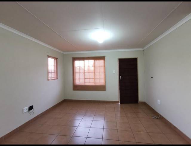3 BEDROOM HOUSE FOR SALE IN SKY CITY